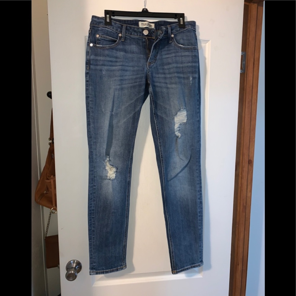 NWOT Maurice’s distressed skinny jeans